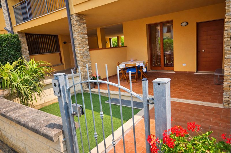 Patio accogliente di facile accesso