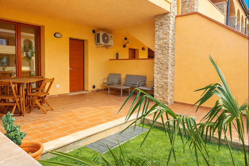 Patio accogliente di facile accesso